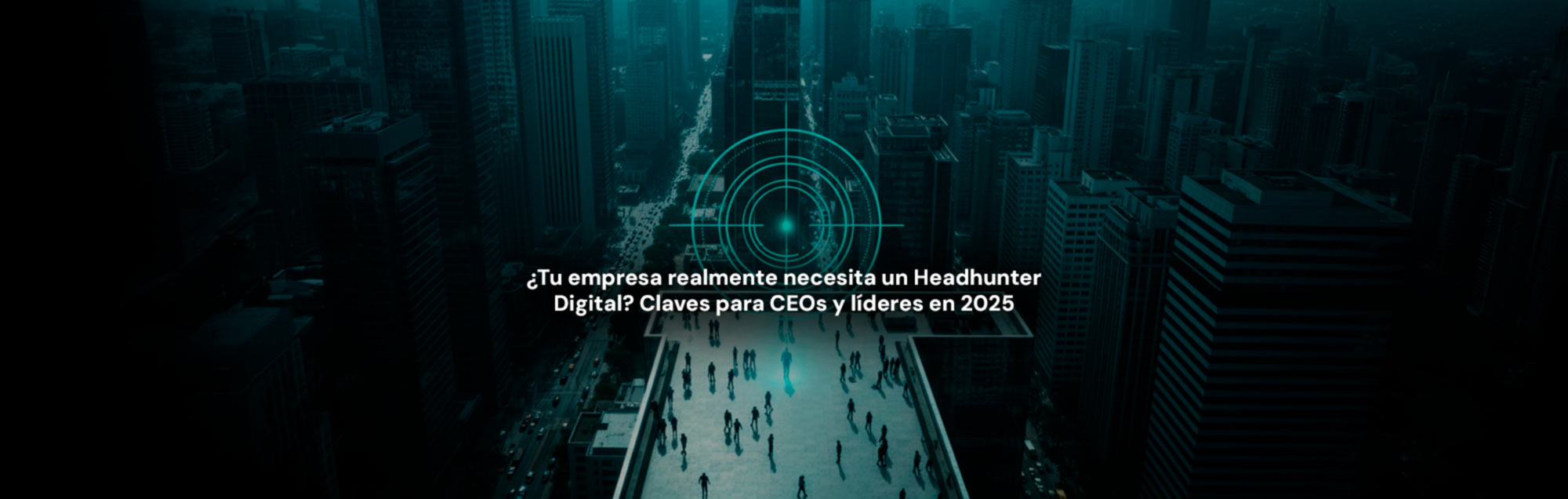 CEO y equipo ejecutivo analizando estrategia de talento digital